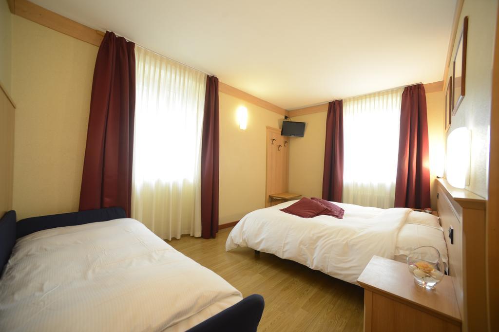 Hotel Vittoria Folgaria Oda fotoğraf
